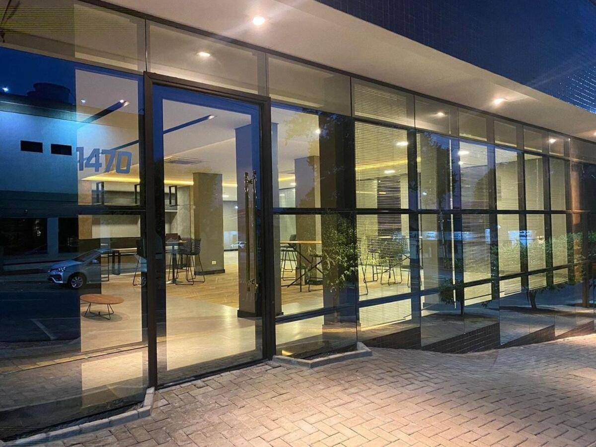 Apartdamani - Aptos Por Temporada No Centro فوز دو إيغواسو المظهر الخارجي الصورة